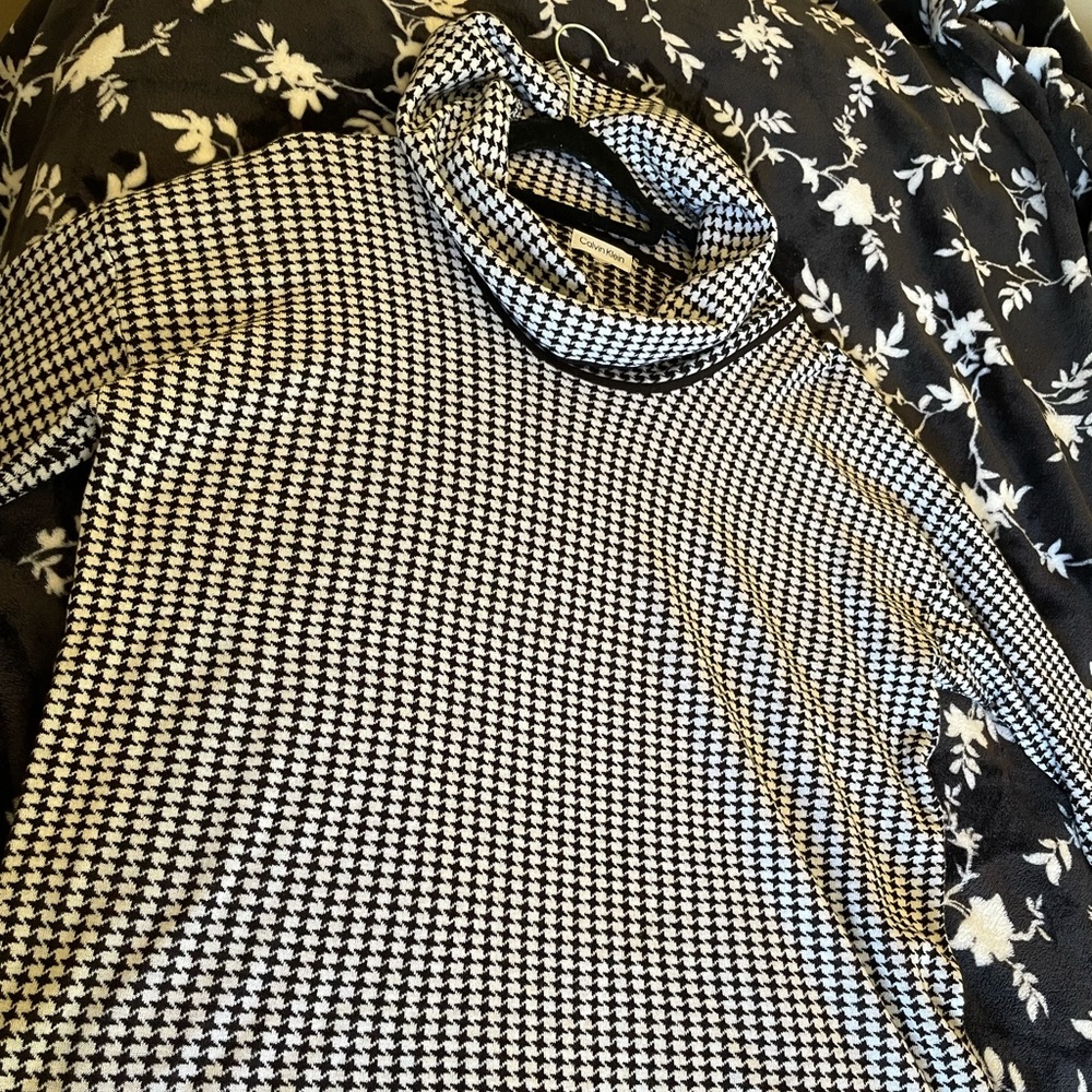 Calvin Klein black and white cowl neck sweater tunic